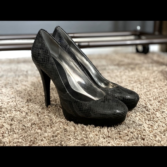 Calvin Klein black python heels - Picture 1 of 4